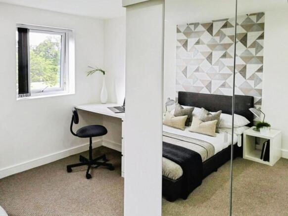 4 bed Semi-Detached to rent Image 11