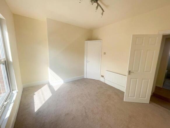 2 bed Terraced to rent Image 10
