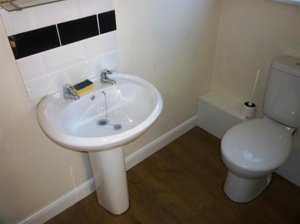 Cloakroom/wc