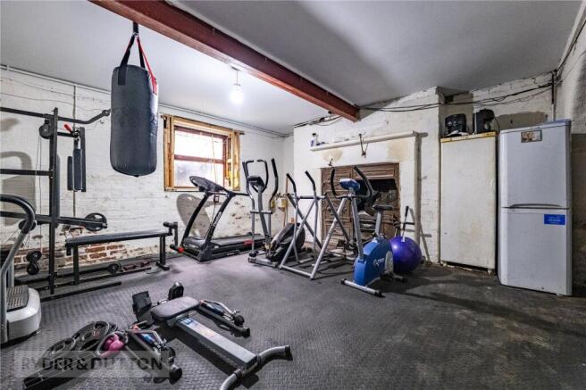8 bed Semi-Detached for sale Image 12