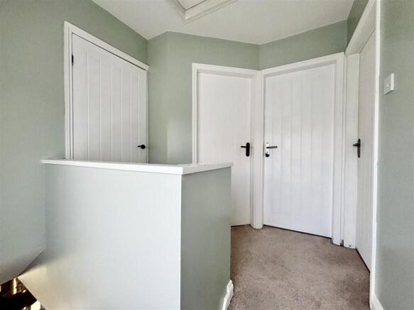 3 bed Semi-Detached for sale Image 9