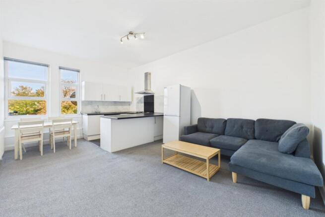 Living Room / Kitche