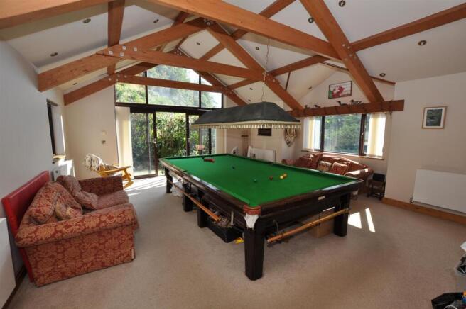 Snooker/games room