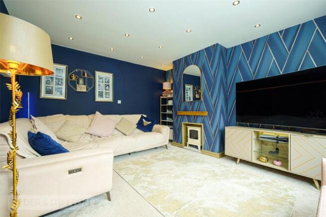 4 bed Semi-Detached for sale Image 5