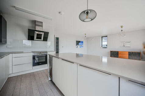 , Tottenham lane, Tottenham Lane, Crouch End, London, N8