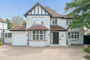 21, High View, Pinner HA5 3NZ