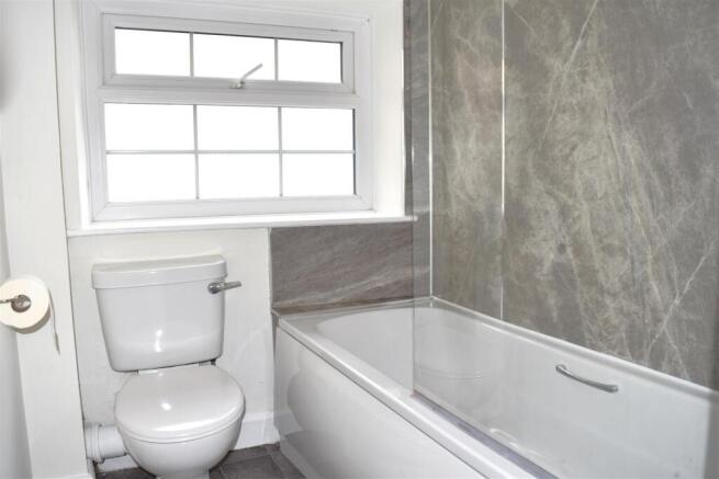 ENSUITE BATHROOM