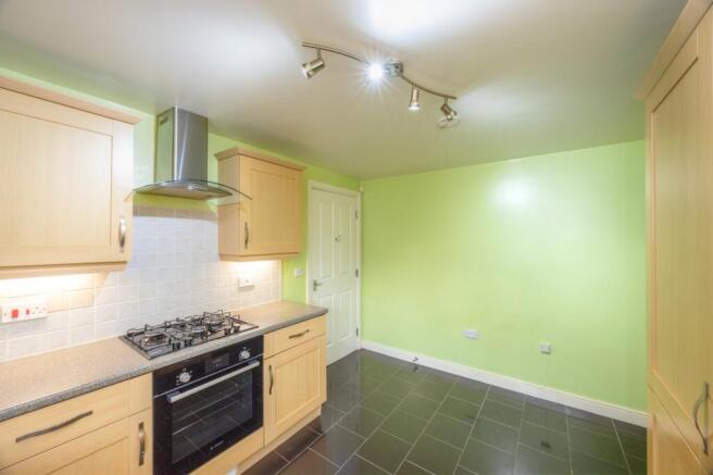 2 bed Ground Flat for sale Image 6