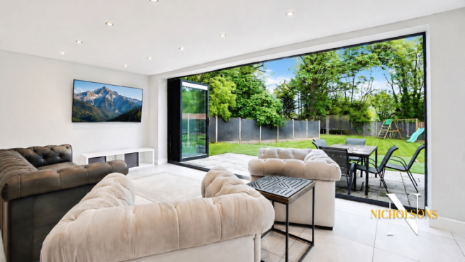 5 bed Detached for sale Image 9