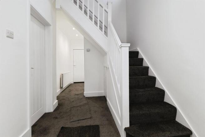 4 bed Detached for sale Image 6