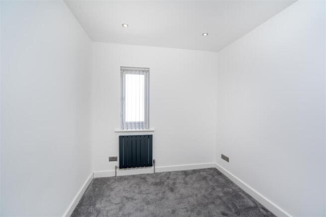4 bed Semi-Detached for sale Image 12