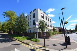 Flat 9, 2, Roxborough Avenue, Harrow HA1 3BU