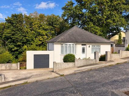Valley View Road, Higher Compton, Plymouth. Immaculate Detached Bungalow with Stylish New Kitchen & NO ONWARD CHAIN