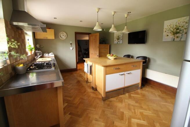 kitchen 2.JPG