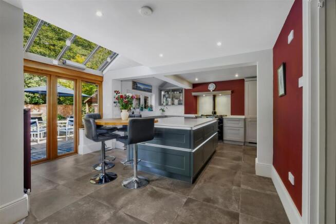 Stunning Breakfast Kitchen