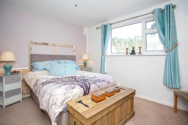 Bedroom 1.jpg