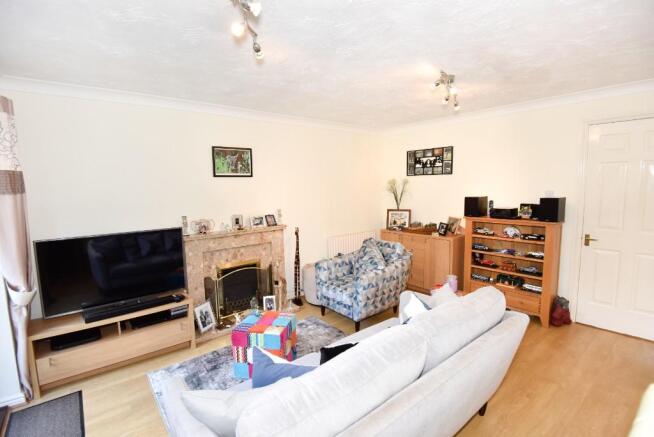 Lounge/Dining Room
