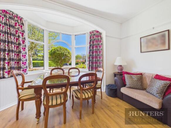 5 bed Semi-Detached for sale Image 11