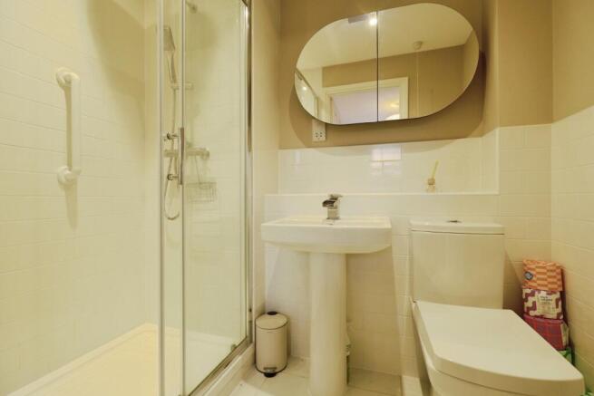 2 bed Ground Flat for sale Image 11