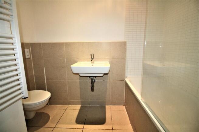 1 bed Apartment to rent Image 8