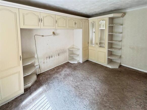 2 bed Flat for sale Image 4
