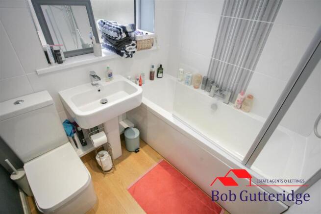 FIRST FLOOR BATHROOM