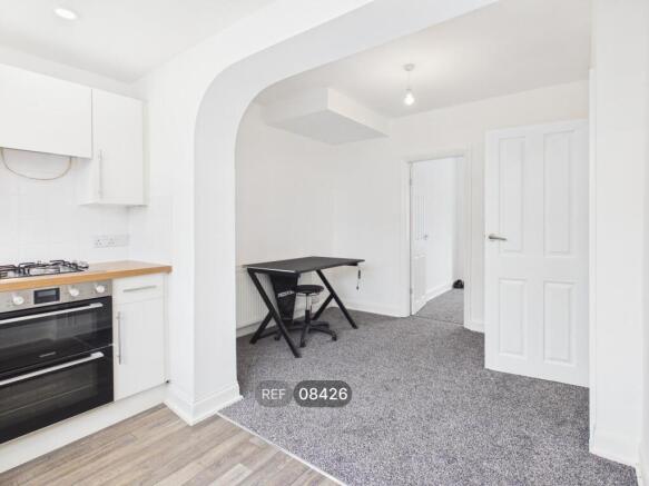 2 bed Terraced to rent Image 9