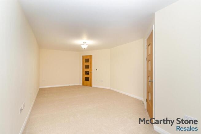8676267-interior07.jpg