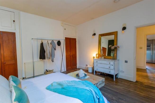 Bedroom 1 Frinton.jpg