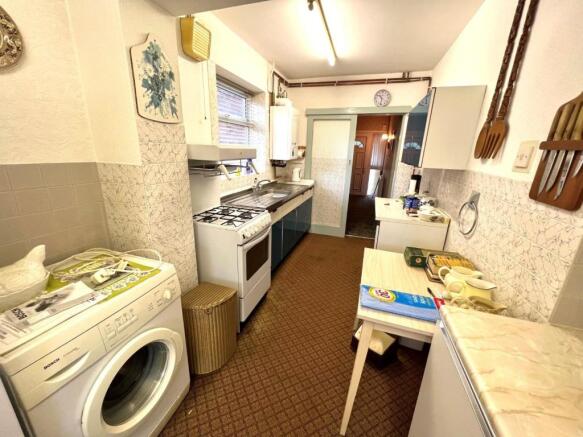 Kitchen...jpg