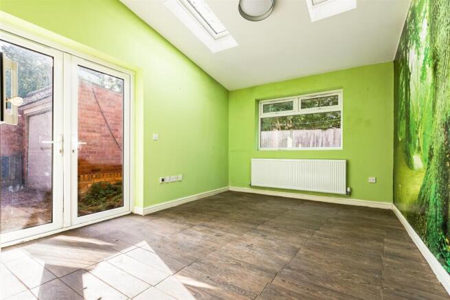 GARDEN ROOM