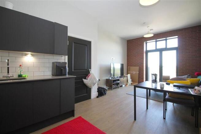 Kitchen / Lounge
