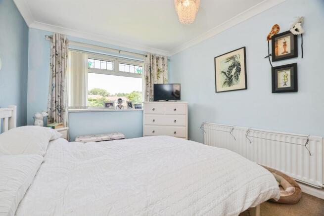 3 bed Semi-Detached for sale Image 10
