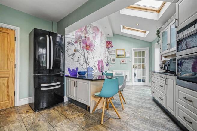 Kitchen_Breakfast 1_3.jpeg