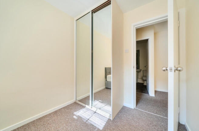 2 bed Flat for sale Image 12