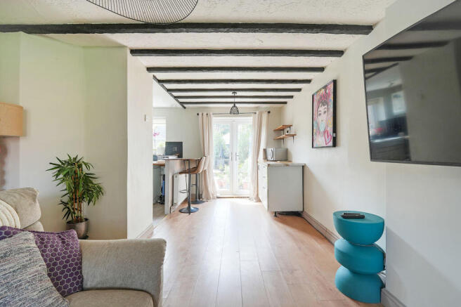 3 bed Semi-Detached to rent Image 5