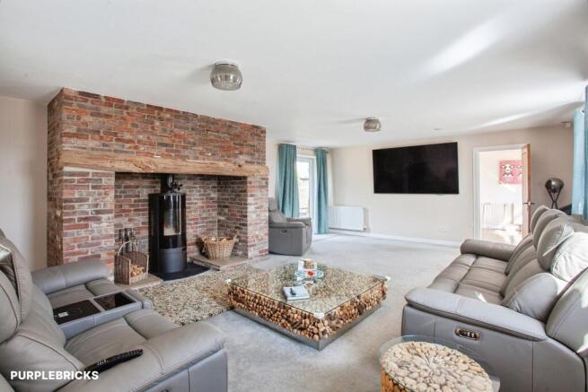 4 bed Detached for sale Image 10