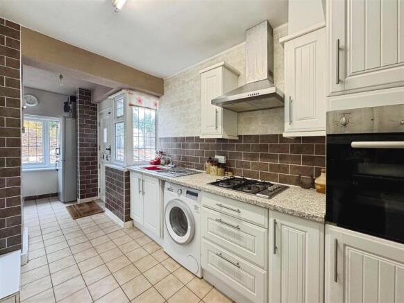 3 bed Detached for sale Image 4