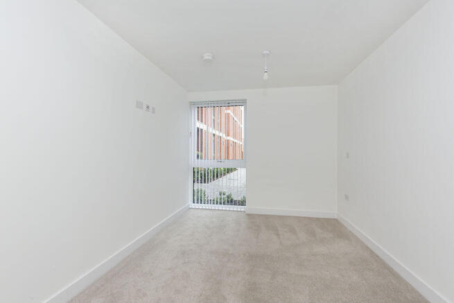 2 bed Apartment to rent Image 5