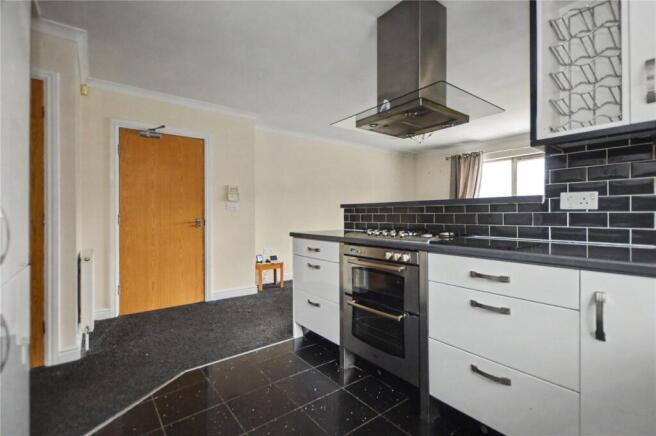 2 bed Apartment for sale Image 11