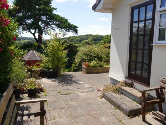 perran close patio.JPG