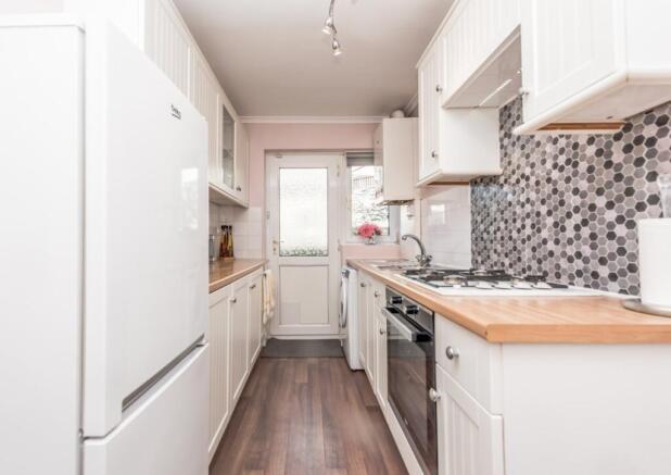 3 bed Terraced for sale Image 6