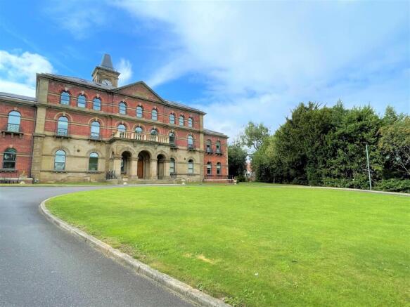 2 bed Apartment to rent Image 6