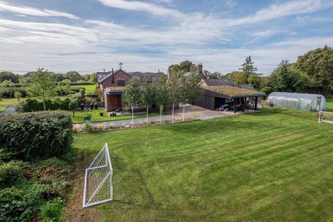 Barnshaw Farm, Pepper Street, Mobberley photo 3