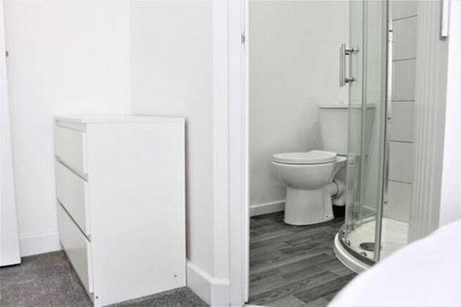 3 bed Town House to rent Image 9