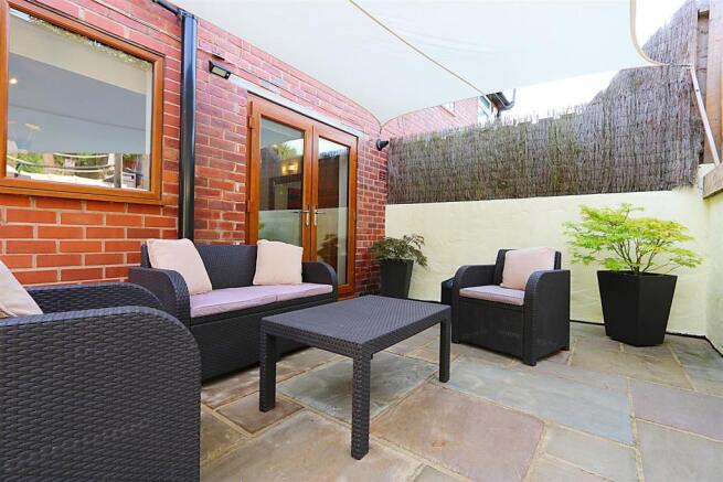 Rear Garden5_result.jpg