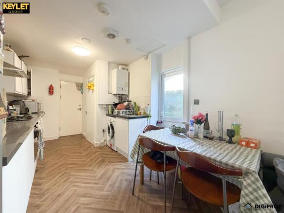 1775736662_2_d1833b21-24c2-4577-9703-3e2ba62fa693.