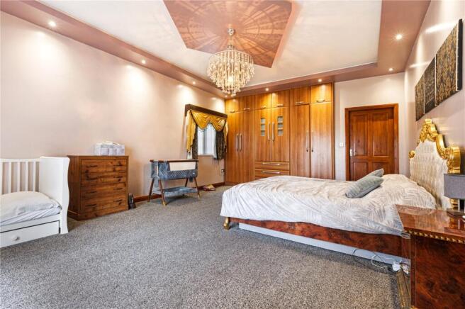 10 bed Detached for sale Image 11
