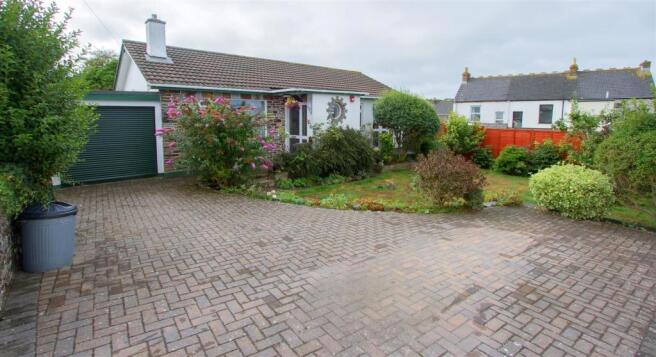 front gdn 4.jpg