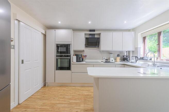 Birchley Heath Road, Birchley Heath